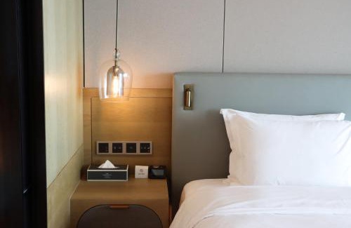 Xiangqiao Qu Hotel | Crowne Plaza Chaozhou Riverside by IHG