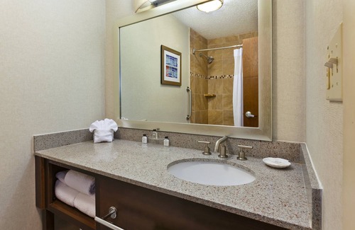 Columbus Hotel | Crowne Plaza Columbus North- Worthington by IHG