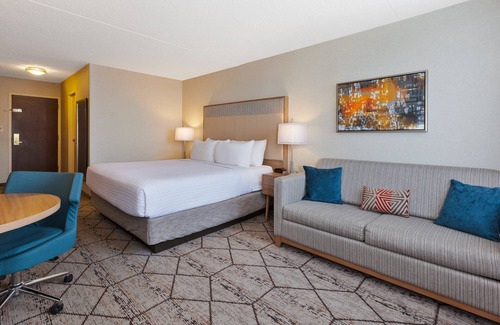 Columbus Hotel | Crowne Plaza Columbus North- Worthington by IHG
