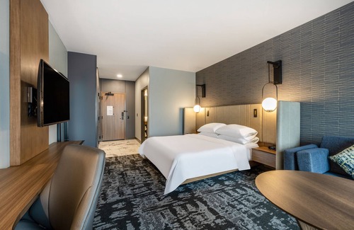 Kearney Hotel | Crowne Plaza Kearney by IHG