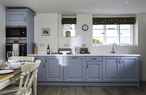 Pattiswick Cottage | Crows Hall - a beautiful house in Colchester sleeping 4 guests