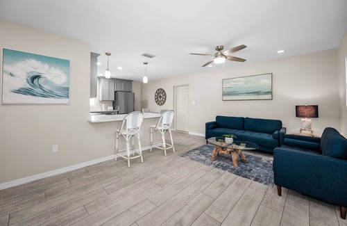 Crystal Beach House | CRYSTAL BEACH GETAWAY-STEPS TO THE GULF