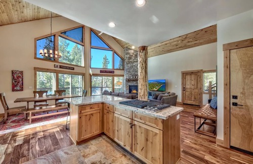 Country Club Estates House | Crystal Crest: Mountain Views, Games, BBQ, 3BR