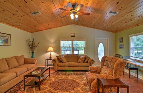 Crystal River House | Crystal River Cottage on 1 Acre with Deck and Porch!