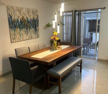 Monterrey Municipality House | Cuarto en casa compartida