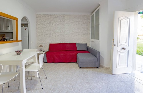 Algarrobo Apartment | Cubo's Algarrobo Beach Apartment/close to beach/community pool/free wifi