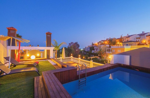 Monte Sancha Villa | Cubo's Gibralfaro House Center/private pool/air conditioning