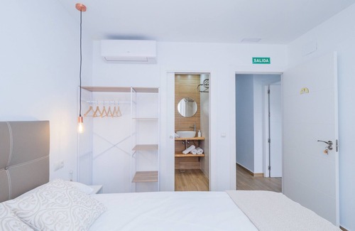 Torre de Benagalbon Bed & Breakfast | Cubo's Hostal William's Sunny 3 with Breakfast/free wifi/air conditioning