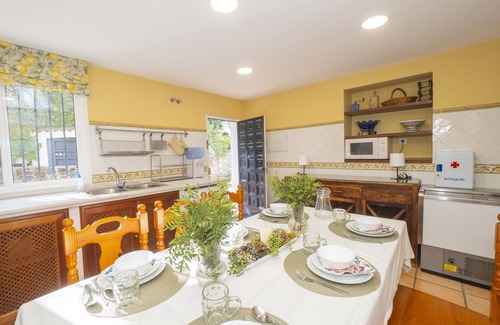 Guillena Cottage | Cubo's Quinta de los Cisnes & minigolf included/private pool/free wifi/relax