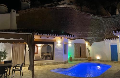 Alcudia de Guadix House | Cueva con vistas a Sierra Nevada en Alcudia de Guadix