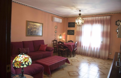 Almagro Condo | CULTURES AND COLORS IN ALMAGRO WIFI and private parking. Promotion to Companies