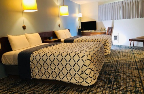 Crescent City Hotel | Curly Redwood Lodge