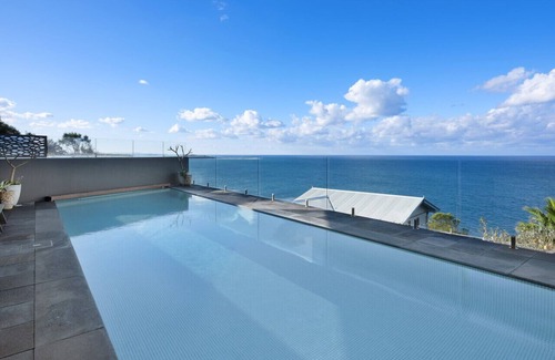 North Curl Curl House | Curly Sunrise - Oceanfront