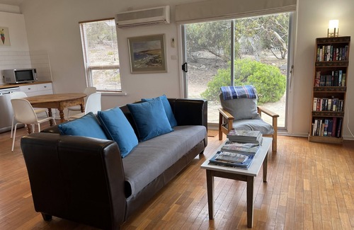 Carrickalinga Cottage | CURROLGA Elevated Seaviews, Tranquil Coastal Retreat Rolling hills, Dogs welcome