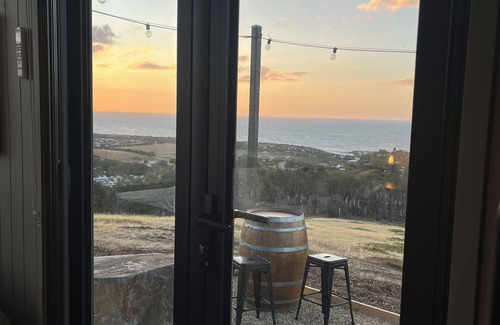 Carrickalinga Cabin | CURROLGA Tiny coastal house - "view to die for"