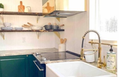 East Dubuque Cabin | Custom Floating Cabin on Mississippi River backwater with a HOT TUB!