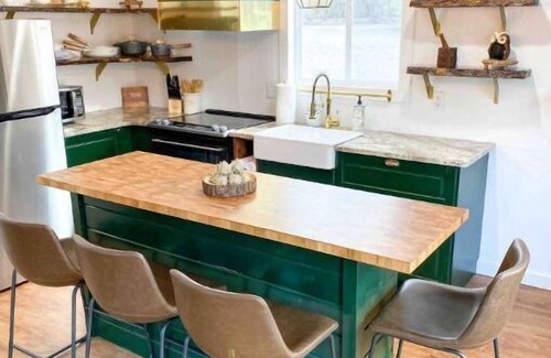 East Dubuque Cabin | Custom Floating Cabin on Mississippi River backwater with a HOT TUB!