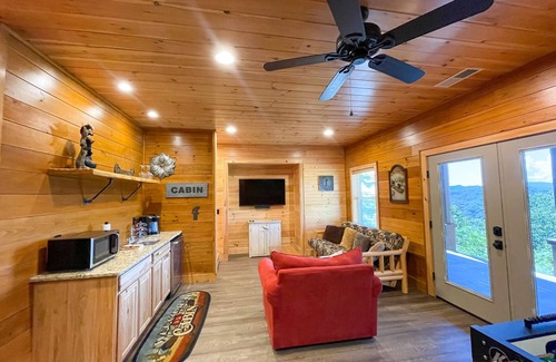 Bryson City Cabin | Customer Appreciation Year! See Discount information in Ad