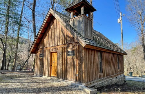 Cherokee Cabin | Customer Appreciation Year! See Discount information in Ad