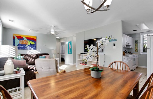 Tybee Island House | Cute 2br/2ba Lighthouse View Cottage ~Walk to the beach