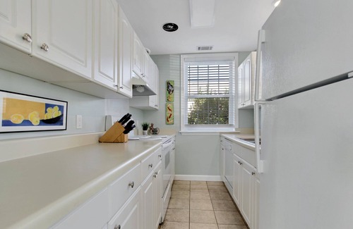 Tybee Island House | Cute 2br/2ba Lighthouse View Cottage ~Walk to the beach