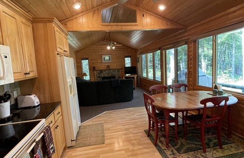Crosslake Cabin | Cute and Cozy Up North Log Cabin