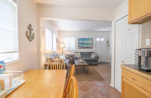 Stone Harbor Condo | Cute Beach Block Condo