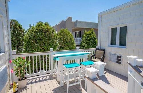 Stone Harbor Condo | Cute Beach Block Condo