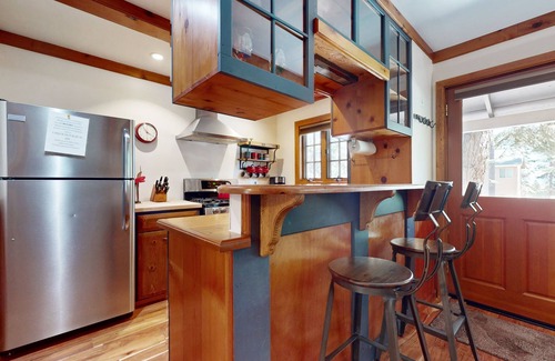 Carnelian Bay Cabin | Cute cabin w/spacious porch, walk to beach & dining, central to ski resorts