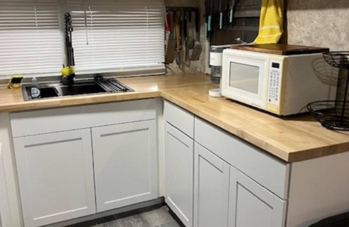 Surfside Beach Cottage | Cute family friendly home close to amenities in Ocean Lakes Family Campground.n