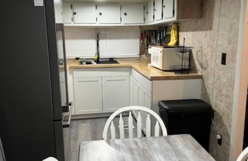 Surfside Beach Cottage | Cute family friendly home close to amenities in Ocean Lakes Family Campground.n