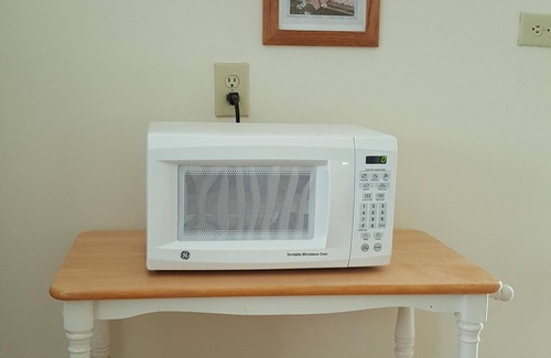 Bynum Cottage | Cute Home Next To Jordan Lake Access