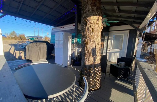 Dandridge House | Cute RV w/2 bedrooms, WiFi, & AC in Enchanting Dandridge! Close to attractions!