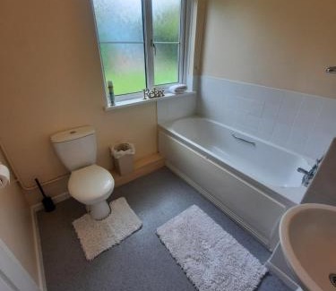 Abereiddy House | Cwmwdig Cwtch (3 minutes drive to Abereiddy bay!)