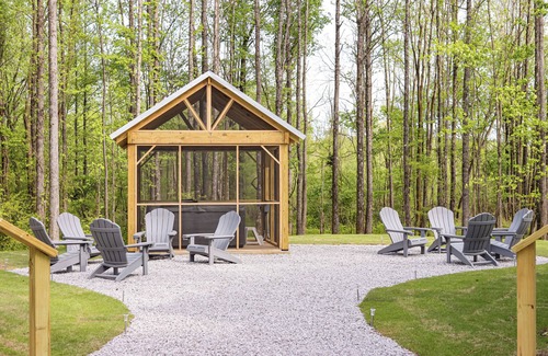 Belden Cottage | Cypress - NEW Cottage in woods @ Moon Lake Farm - HOT TUB - LAKE - KAYAK - FISH