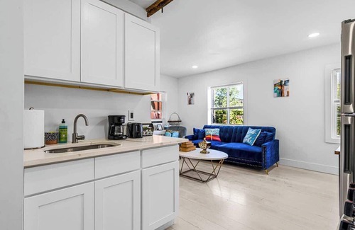 Delair Apartment | D-2 FREE Parking Sunny View-2nd Flr