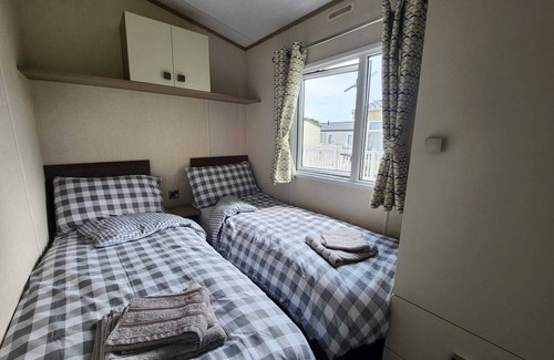 St Margaret's at Cliffe Cabin | D&ashortbreaks-stmargaretsbay-parking