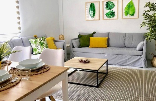 Vecindario Apartment | D&F Comfortable Beautiful House