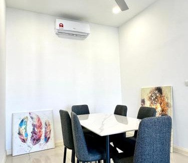 Medini Apartment | D'Pristine 4 bedder apartment opposite Legoland and Medini mall