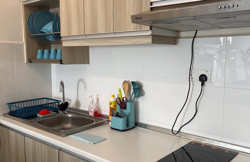 Kota Warisan Apartment | Dahlia Suite KLIA in enchanting Sepang with WiFi, Netflix, AC, Swimming Pool,Gym