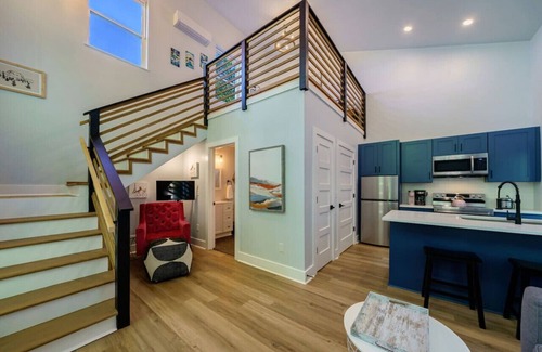 Dahlonega House | Dahlonega Mountain Trail Tiny Home *KING BED*