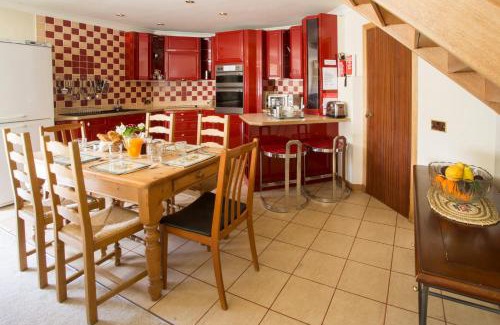 Ayr House | Dairy Cottage