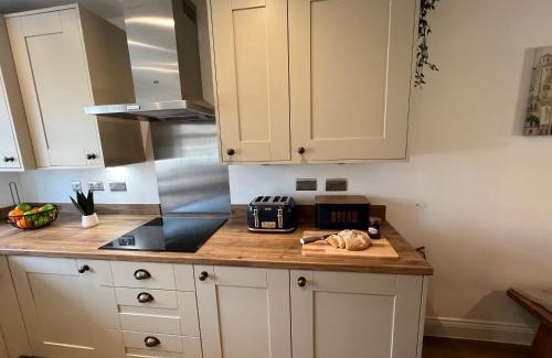 Whitby House | DAIRY COTTAGE WHITBY