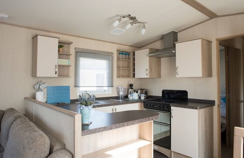 Hamworthy House | Daisy 3 bedroom modern caravan on Haven's Award Winning Rockley Park