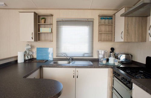 Hamworthy House | Daisy 3 bedroom modern caravan on Haven's Award Winning Rockley Park