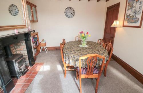 Fylingthorpe House | Dale View