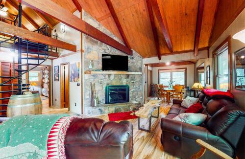 Blairsville House | Dancing Waters - STR License #00,5744