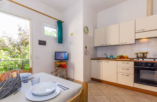 Ronchi Apartment | Daniela 4 100m From Sea, Marina di Massa, Italy