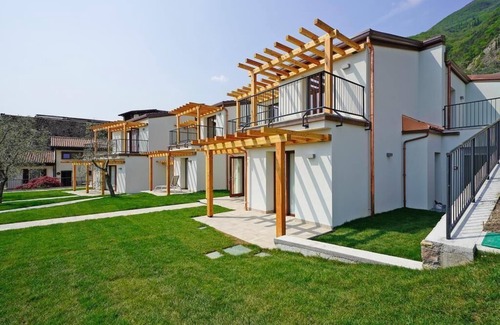 Gargnano Apartment | Dany' estate with water view