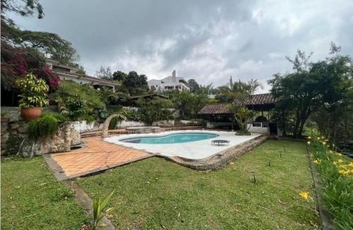 Yumbo House | DAPA CASA CAMPESTRE CON PISCINA y JACUZZI